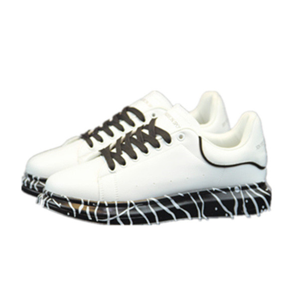 Alkalmi férfi tornacipő vastag talppal és fűzővel