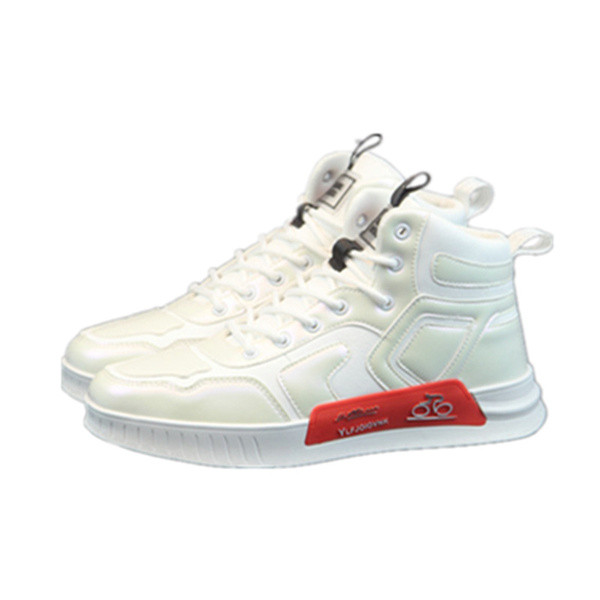 Uus embleemi ja lipsudega meeste tossude mudel