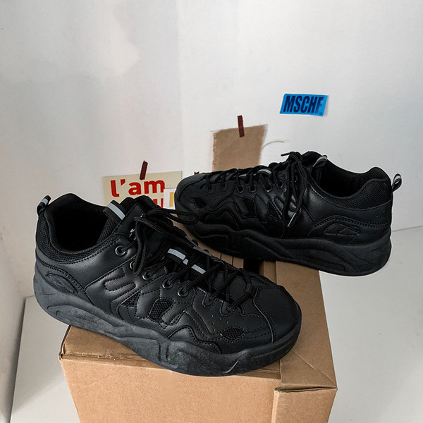 Öko bőrből készült modern férfi tornacipő