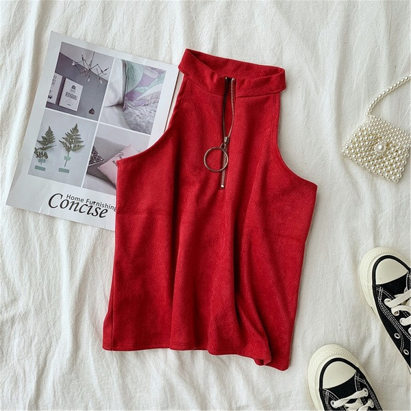 Női korszerű akasztófelső magas gallérral és cipzárral