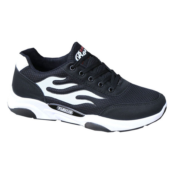 Meeste spordi- ja vabaaja tossud, millel on kiri keelel