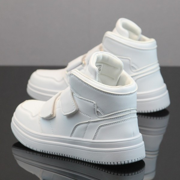 Kõrge talla ja plaastritega meeste tossud