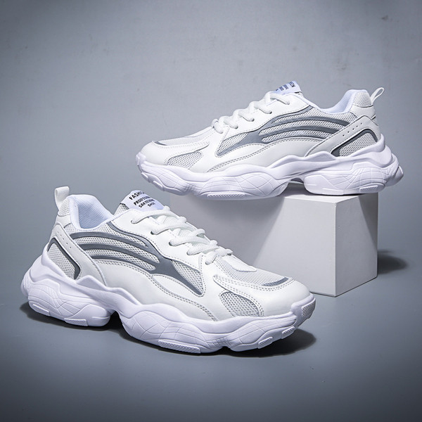 Alkalmi férfi tornacipő fűzővel és durva talppal