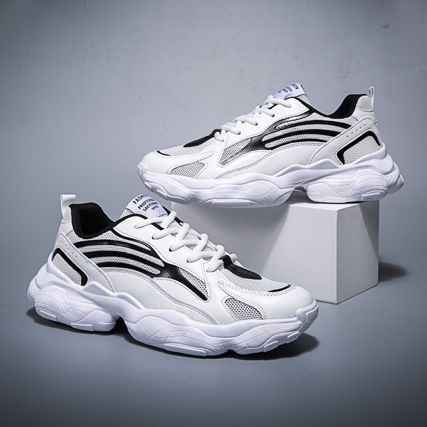 Alkalmi férfi tornacipő fűzővel és durva talppal