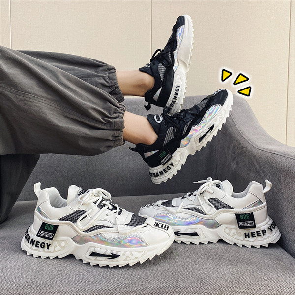 UUS Mudel kareda tallaga meeste tossud