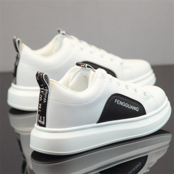 Alkalmi férfi tornacipő vastag talppal és fűzővel