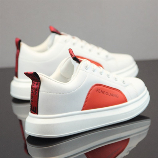 Alkalmi férfi tornacipő vastag talppal és fűzővel