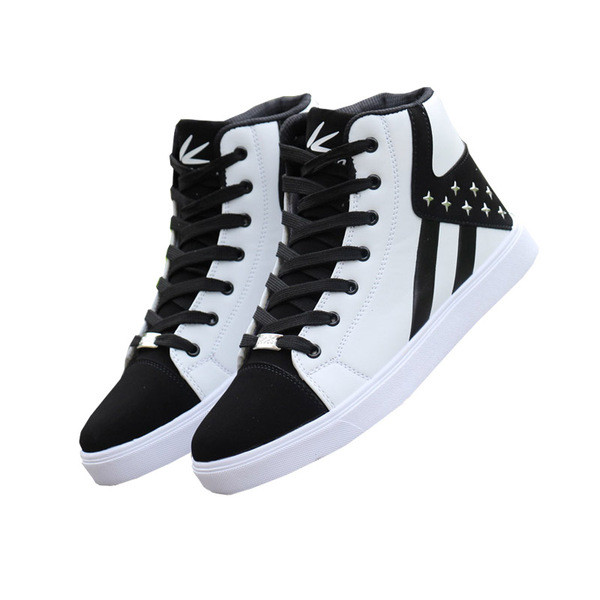 Férfi tornacipő lapos talppal és fém elemekkel