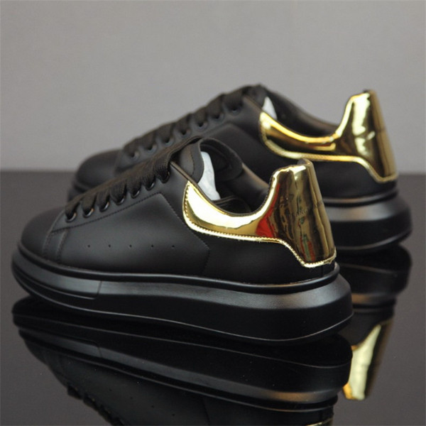 Kõrge tallaga meeste hingavad tossud