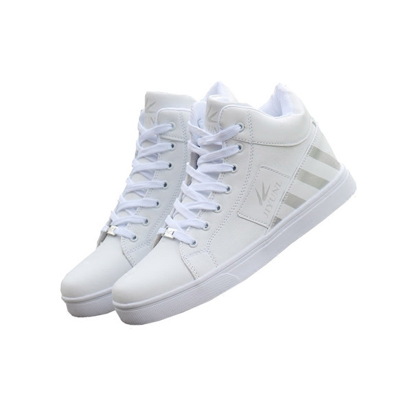 Lameda tallaga ökonahast moodsad meeste tossud - mitu mudelit