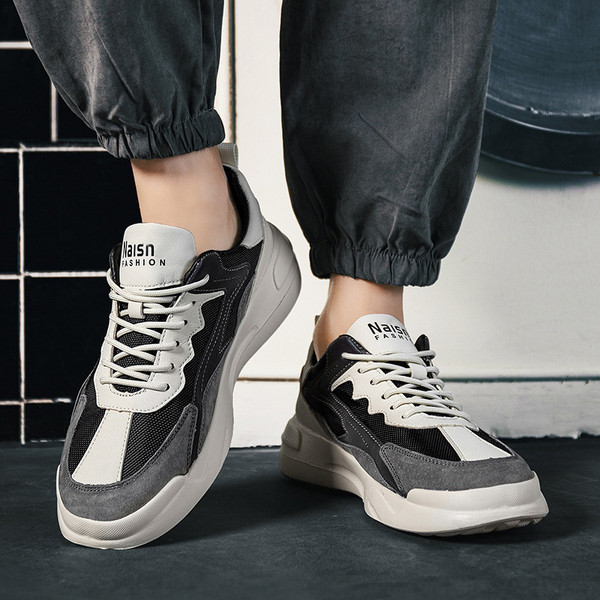 Paelte ja mustriga sportlikud ja igapäevased meeste tossud