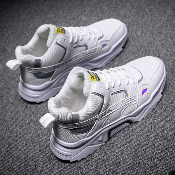 Uus kõrge talla ja kirjadega meeste tossude mudel