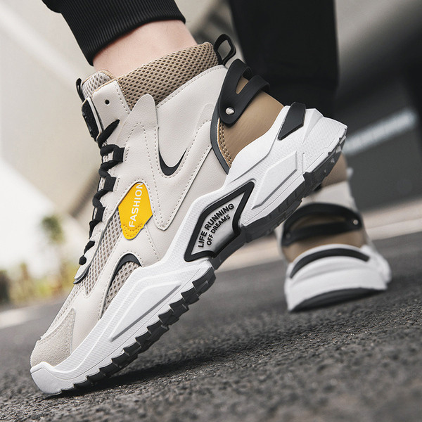 Aktuális férfi tornacipő eco bőrből, fűzővel és lapos talppal