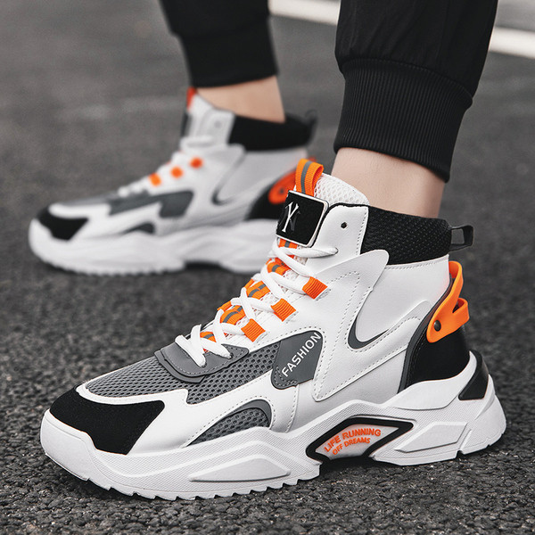 Aktuális férfi tornacipő eco bőrből, fűzővel és lapos talppal