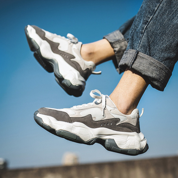 UUS paelte ja kareda tallaga meeste tossude mudel