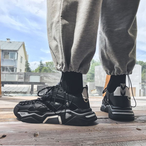 Öko-nahast ja tekstiilist meeste sporditossud