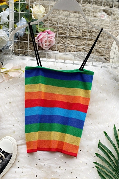 Naiste vabaaja topp õhukeste rihmadega tavaline mudel