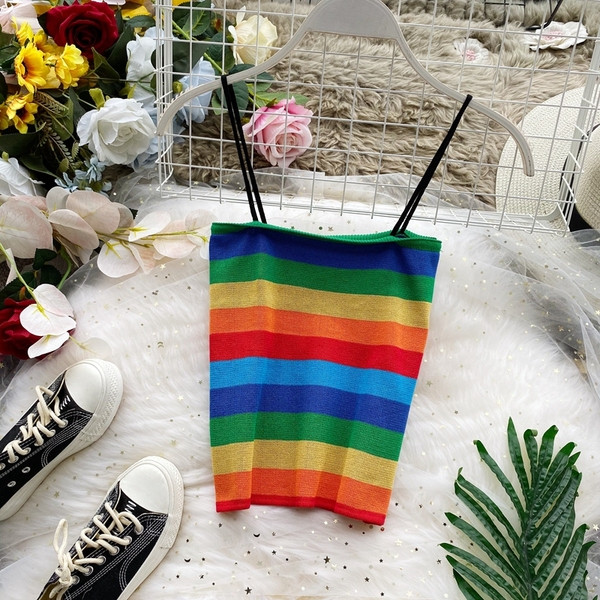 Naiste vabaaja topp õhukeste rihmadega tavaline mudel