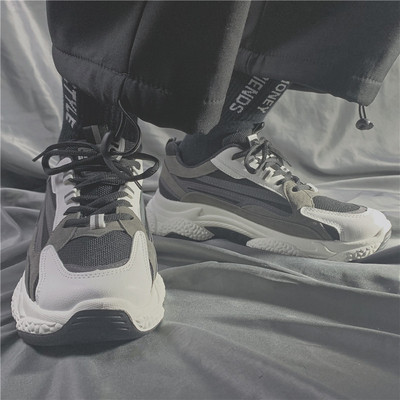 Meeste vabaaja tossud paelte ja paksu tallaga