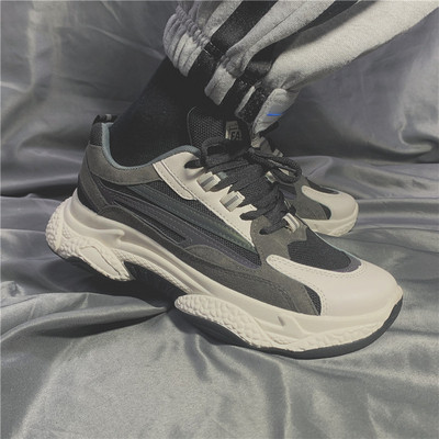 Meeste vabaaja tossud paelte ja paksu tallaga