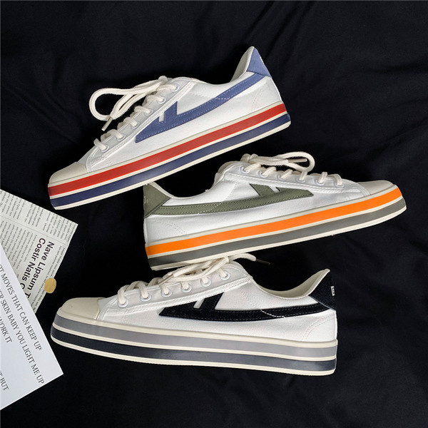 Meeste lõuendist tossud lameda talla ja paeltega