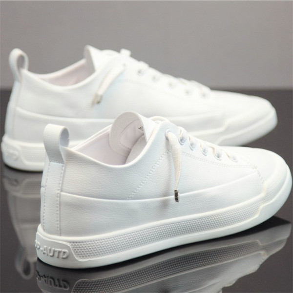 Légáteresztő, fűzős, fehér férfi tornacipő