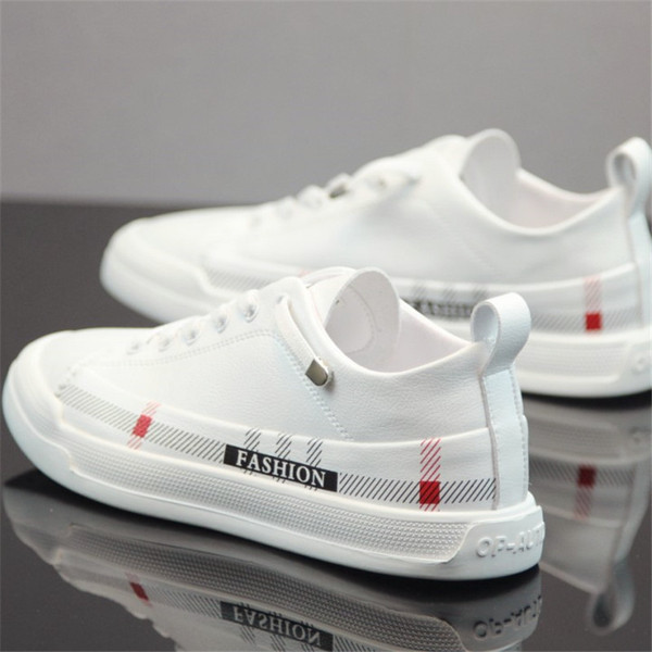 Légáteresztő, fűzős, fehér férfi tornacipő