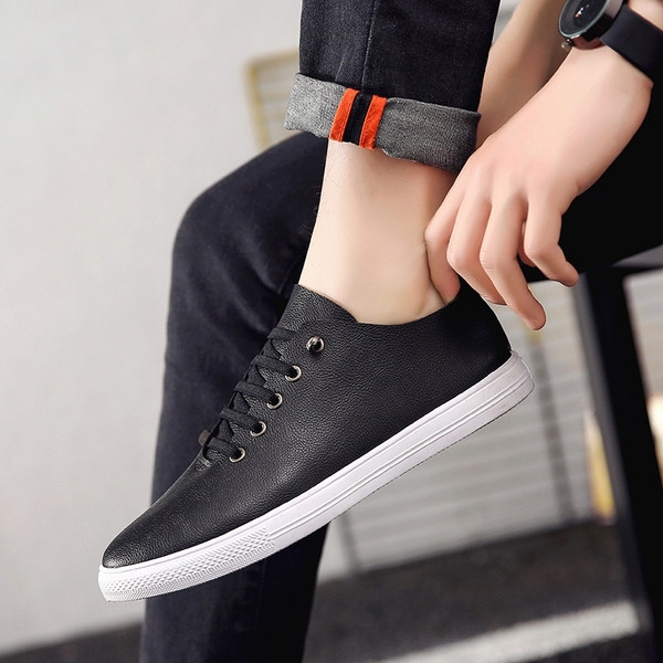 Meeste nahast tossud paeltega tavaline mudel