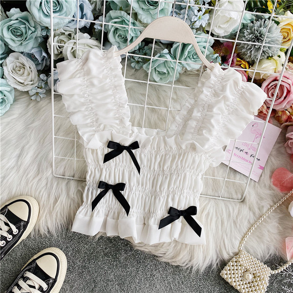 Aktuális női rövid felső, széles pántokkal