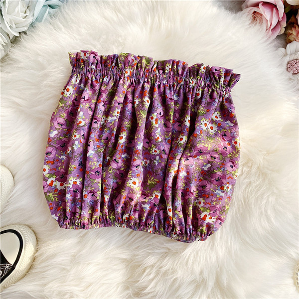 Stiilne lillemustriga naiste lühike rinnakorv