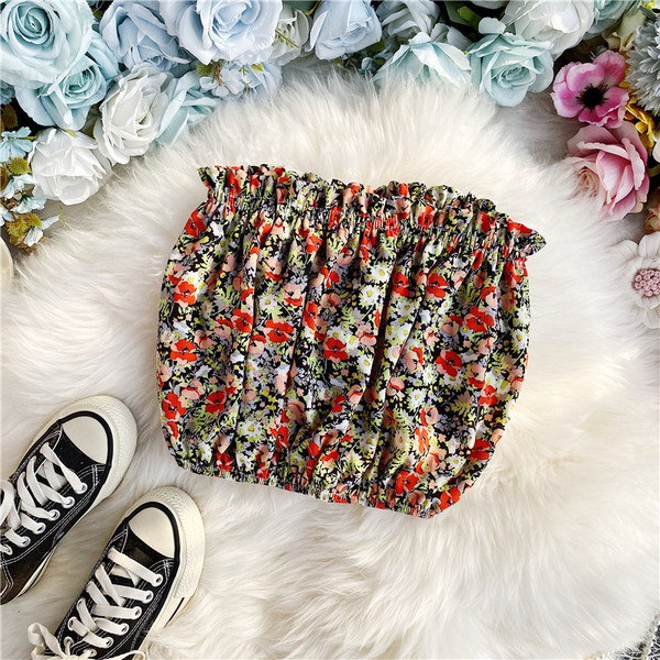 Stiilne lillemustriga naiste lühike rinnakorv