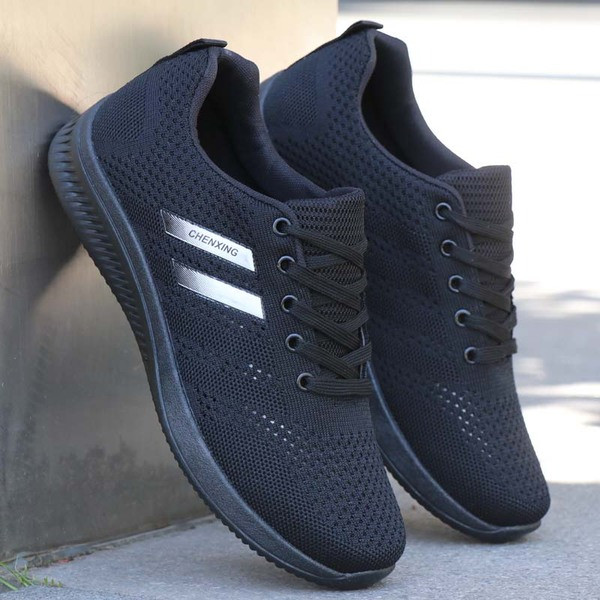 Moodsad meeste võrguga tossud