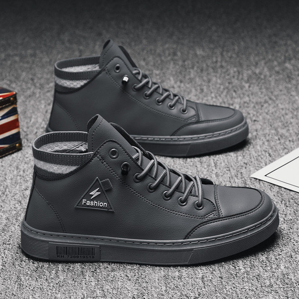 Meeste nahast tossud kõrged paeltega mudel