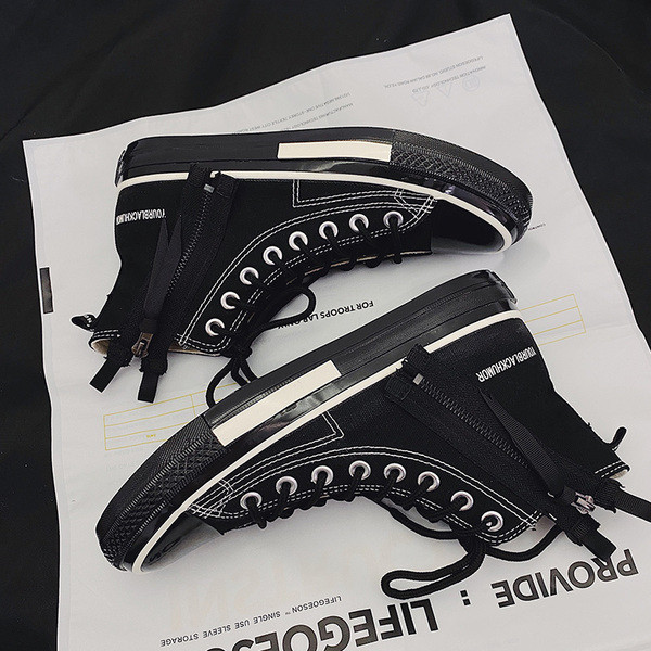 Meeste vabaaja tossud tekstiilist, paelte ja lukuga