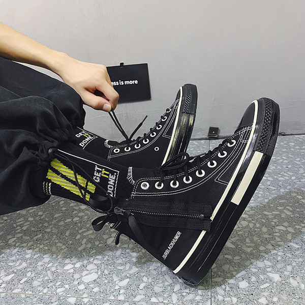 Meeste vabaaja tossud tekstiilist, paelte ja lukuga