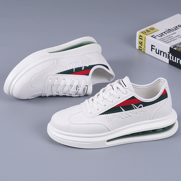 Aktuális férfi tornacipő felirattal, légkamerával