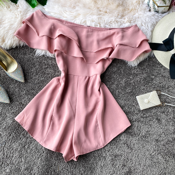 Moodne naiste kombinesoon tavaline mudel