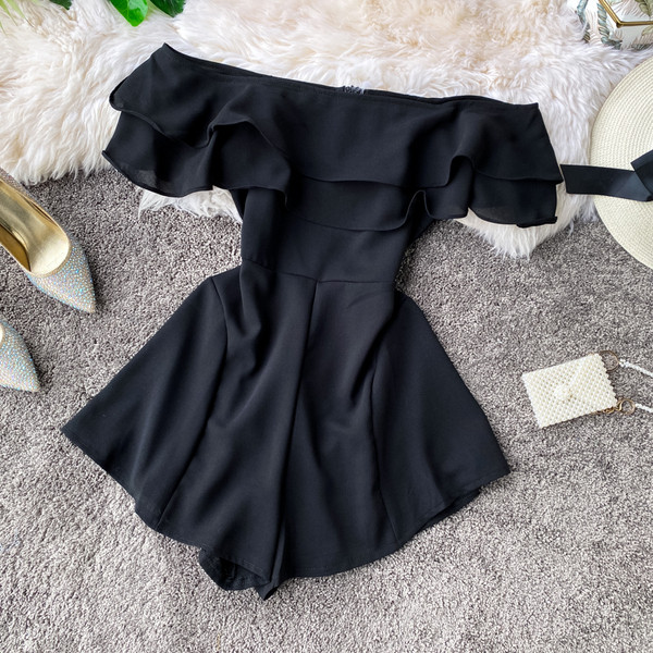 Moodne naiste kombinesoon tavaline mudel