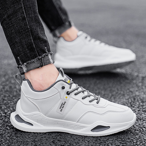 Kõrge tallaga meeste vabaaja tossud kahes mudelis