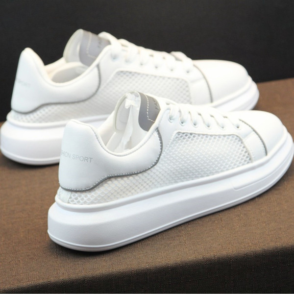 Novi model muških tenisica sa debelim đonom i vezom