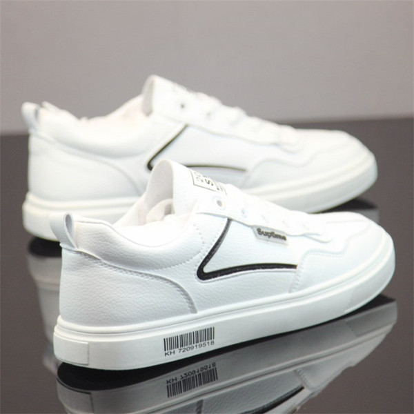 Lameda tallaga meeste hingavad kunstnahast tossud