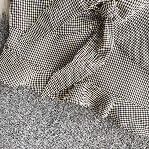 Modern női rövid kockás felső vékony pántokkal