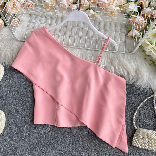 Modern női aszimmetrikus rövid akasztófelső