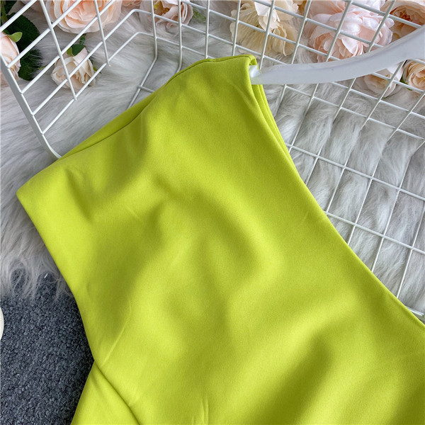 Modern női aszimmetrikus rövid akasztófelső