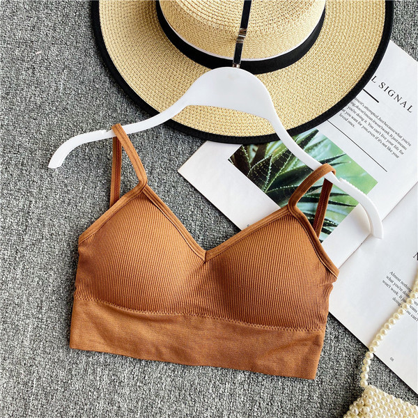 Napi rövid női mellszoba spitz nyakkivágással