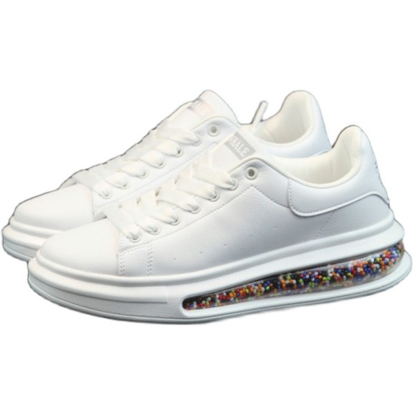 Új férfi tornacipő modell hímzéssel és légkamrával