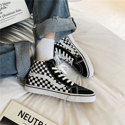 Modern férfi kockás tornacipő lapos talppal