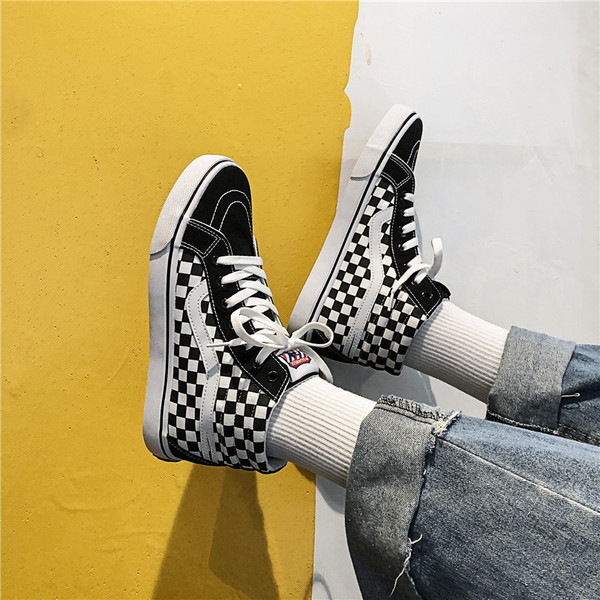 Modern férfi kockás tornacipő lapos talppal