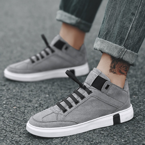 Praegused ökonahast lameda tallaga meeste tossud