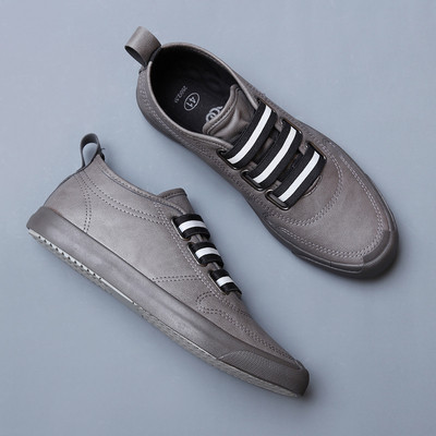 Elastsete sidemetega vabaaja nahast tossud